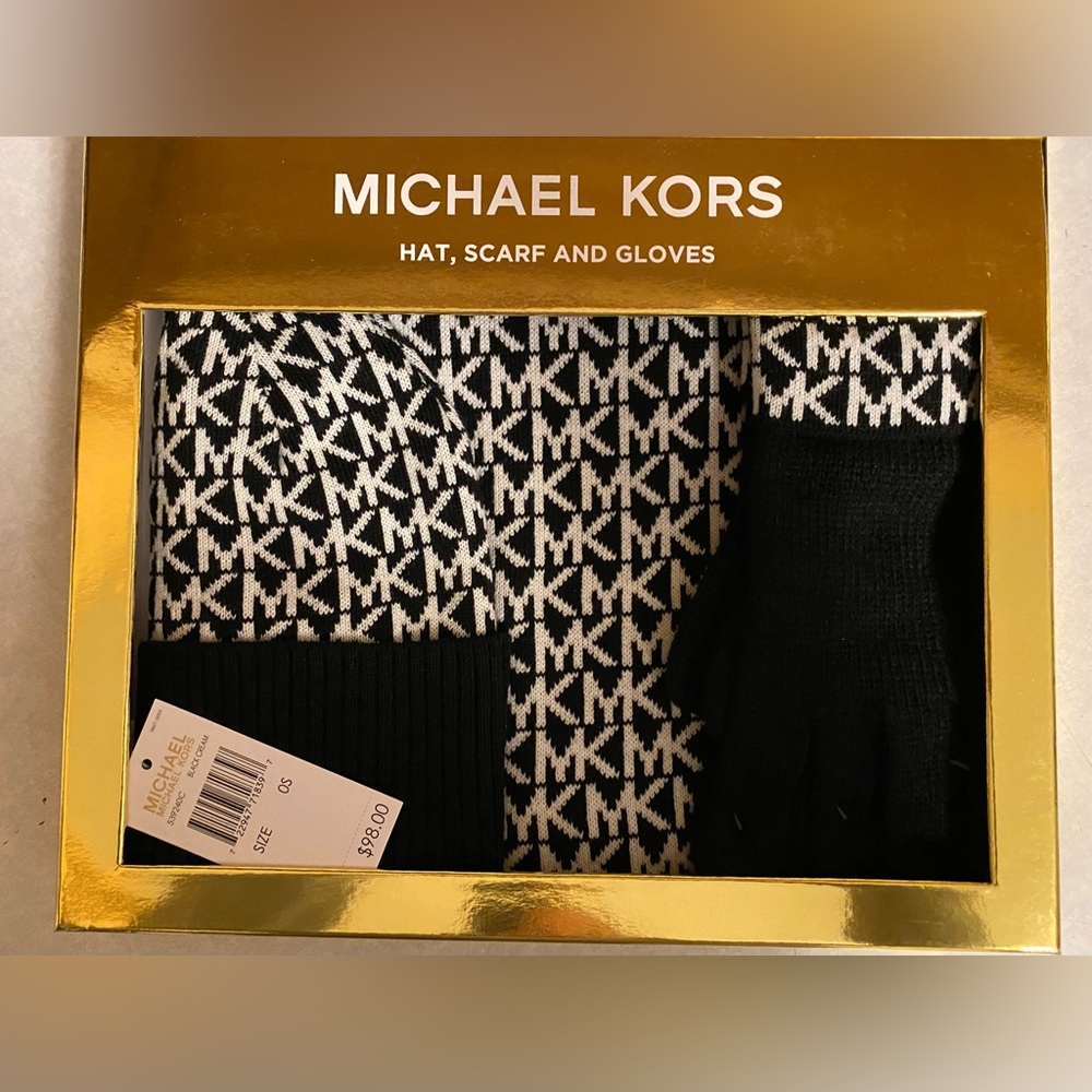 Michael Kors 3pc Black & White Logo Hat Scarf & Gloves Gift Boxed Set NWT